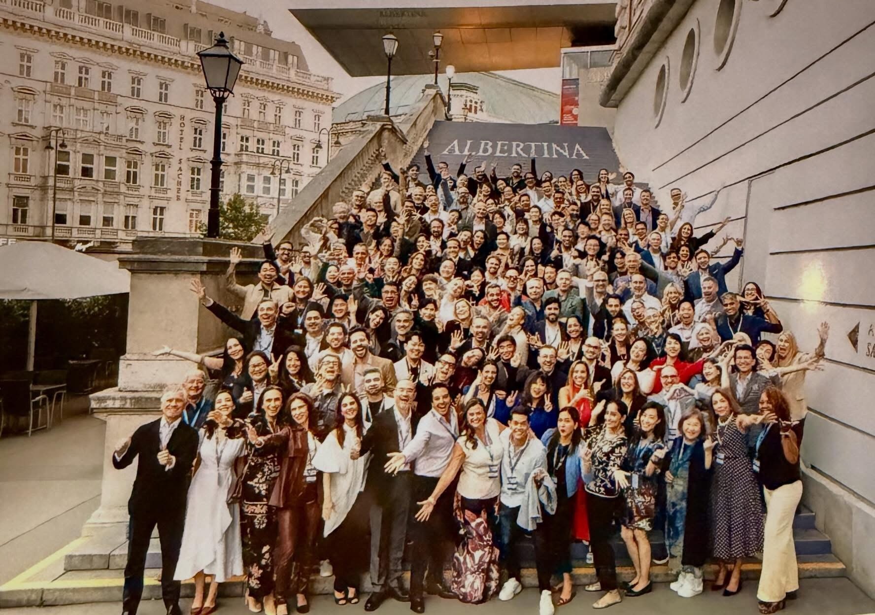 2026 Invisalign 全球講師會議 GFM Vienna 全體 Faculty 大合照